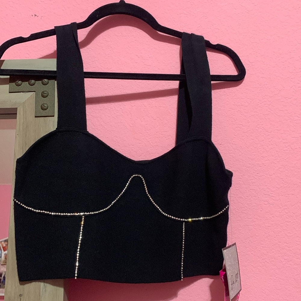 Black tank top crop top